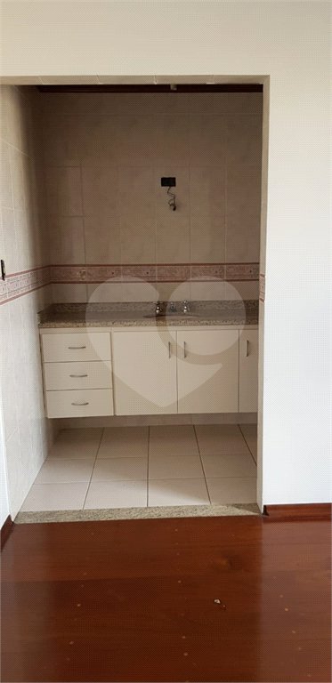 Sobrado à venda com 4 quartos, sendo 1 suíte,  em Olímpico, São Caetano do Sul, SP
