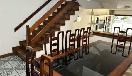 Sobrado à venda com 197m², 3 quartos, sendo 1 suíte, piscina próximo ao metrô Vila Sônia