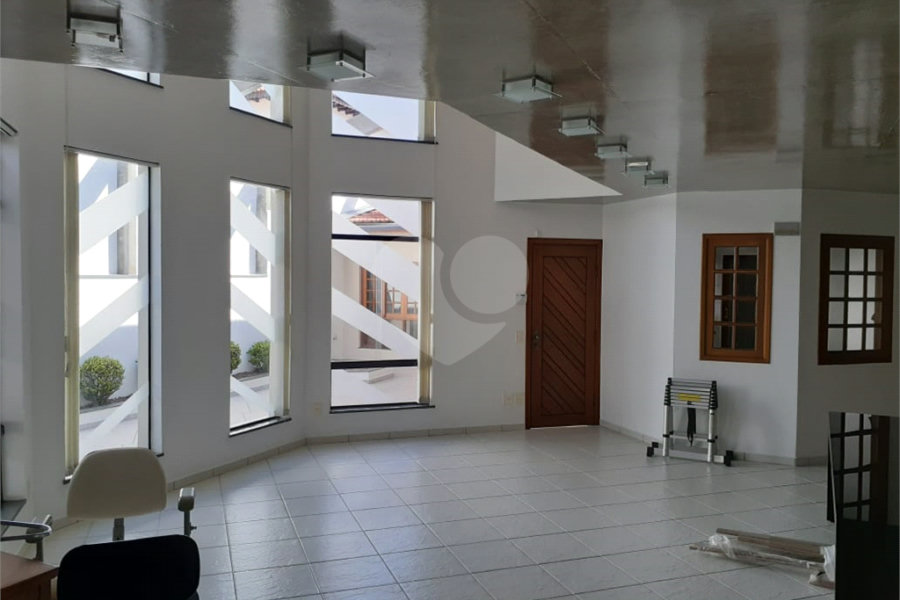 Sobrado à venda com 4 quartos, sendo 2 suítes,  em Tremembé, São Paulo, SP