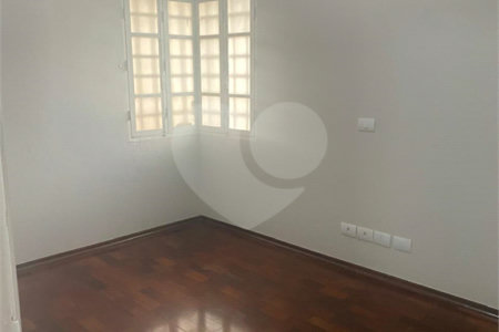 Sobrado à venda ou para alugar com 3 quartos, sendo 1 suíte, no Centro, Salto, SP