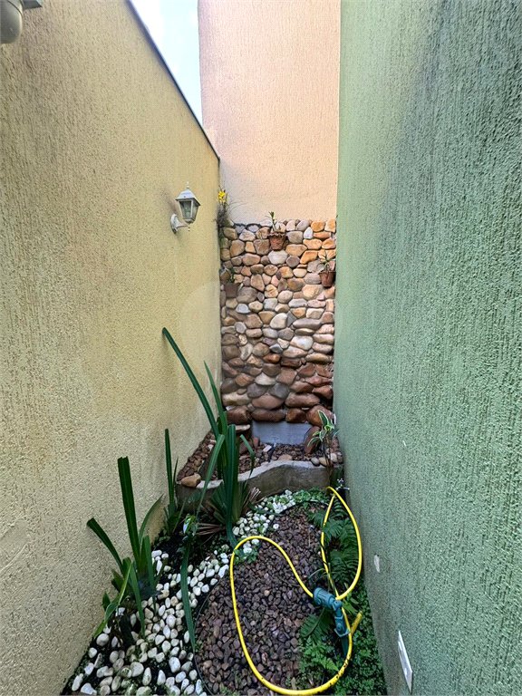 Casa à venda com 3 quartos, sendo 1 suíte, no condomínio Residencial Jardim das Flores 1510, Cotia - SP