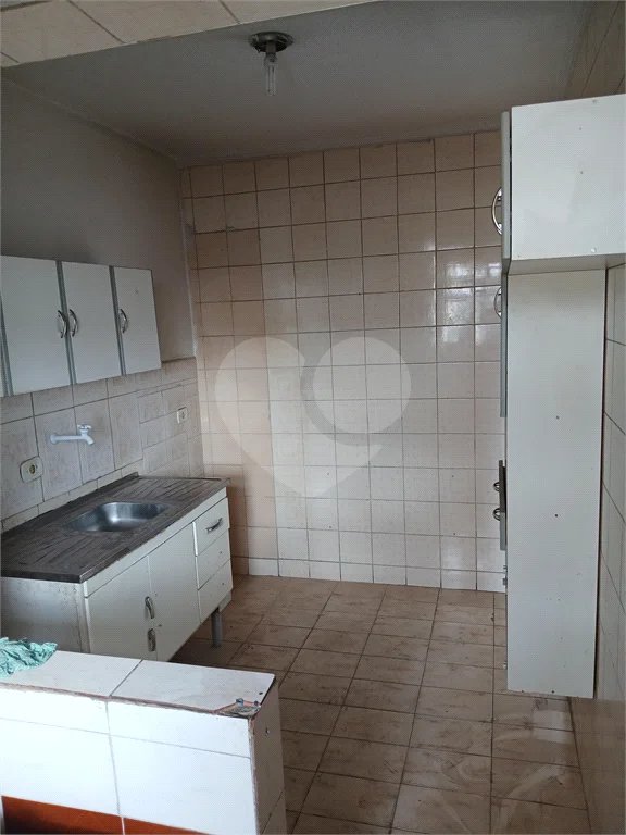 Viva com praticidade e conforto em um condomínio próximo ao comércio!