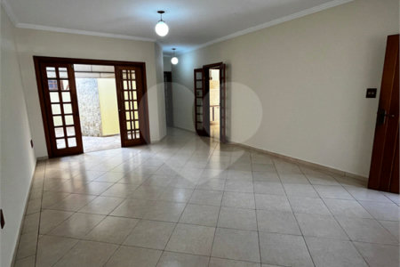 Casa à venda com 3 quartos em Parque da Lagoa, Itapetininga, SP