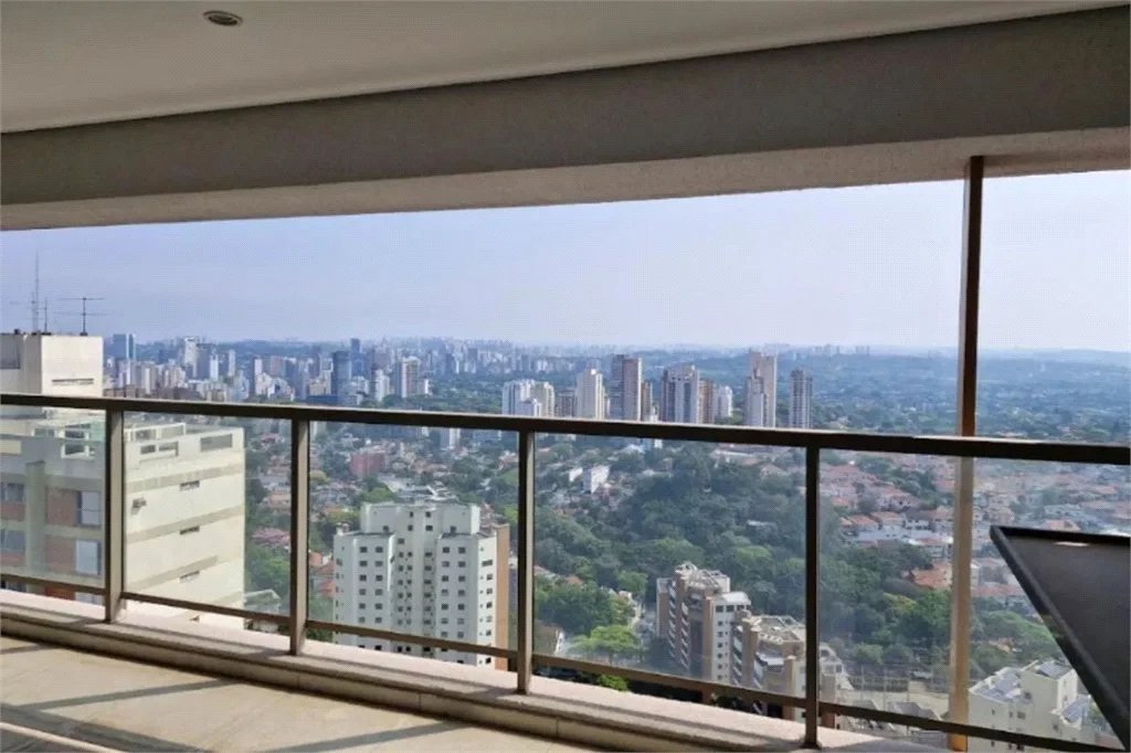 Apartamento à venda com 3 suítes em Sumarezinho, São Paulo, SP