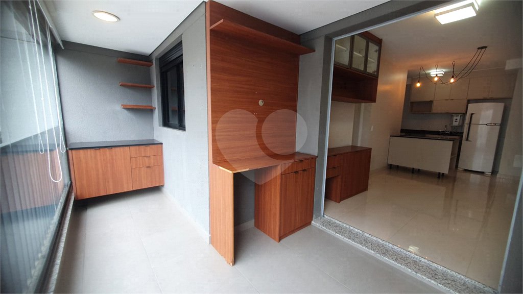 Apartamento à venda com 3 quartos, sendo 1 suíte,  em Pinheiros, São Paulo, SP