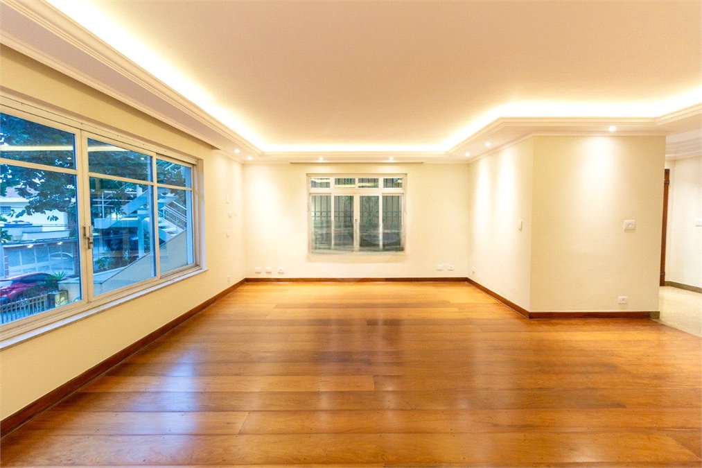 Casa à venda ou para alugar com 3 suítes em Sumaré, São Paulo, SP