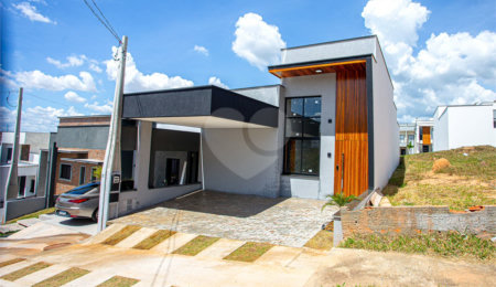 Casa à venda com 3 quartos, sendo 1 suíte,  no condomínio Horto Florestal Villagio, Sorocaba - SP