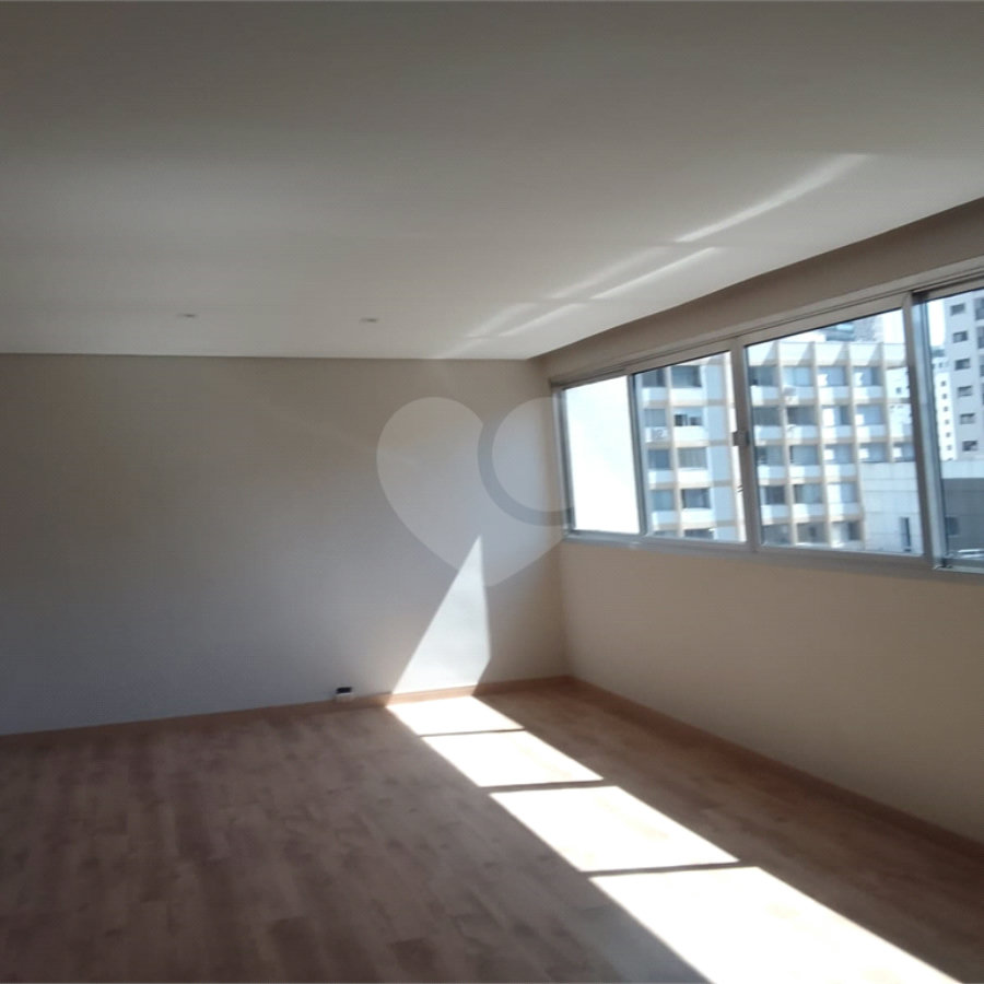 Apartamento à venda com 3 quartos, sendo 1 suíte, em Jardim Paulista, São Paulo, SP