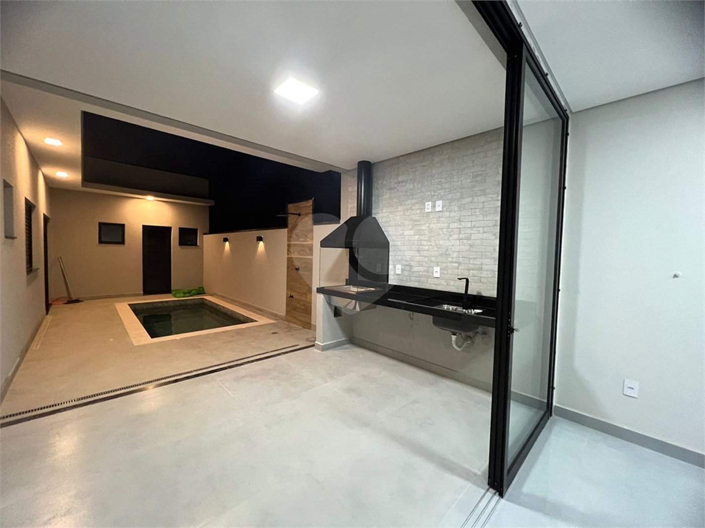 Casa à venda com 3 suítes no condomínio Residencial Mantova, Indaiatuba - SP