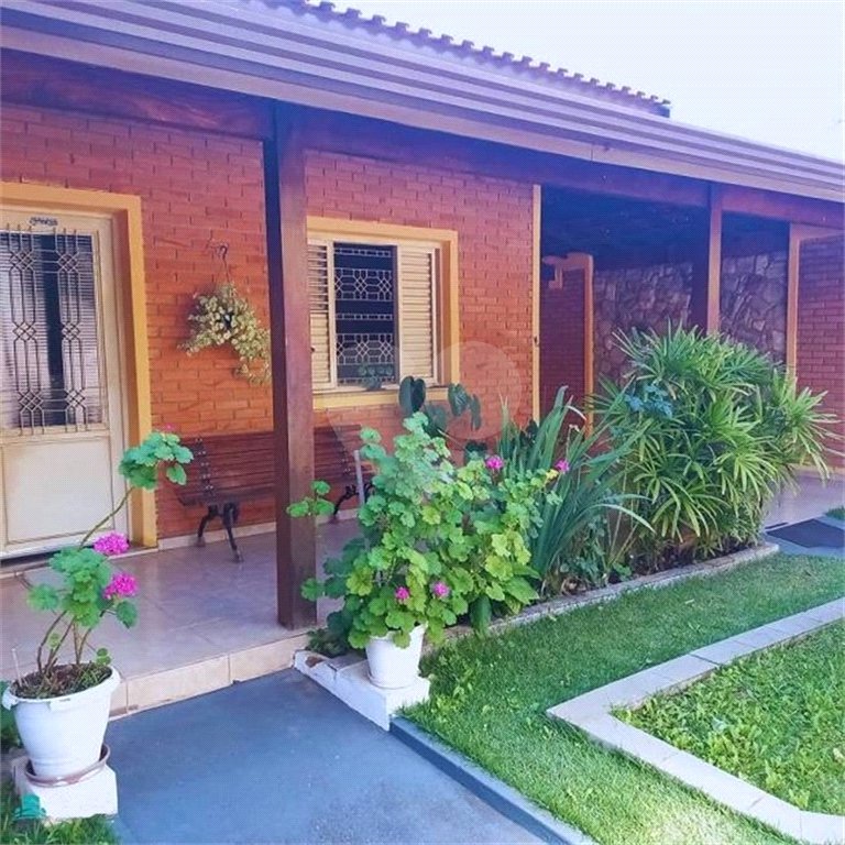 Casa para alugar com 2 quartos, sendo 1 suíte, no Centro, Vinhedo, SP