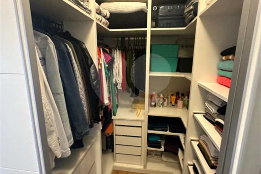 Apartamento à venda com 3 quartos, sendo 2 suítes,  em Morumbi, São Paulo, SP
