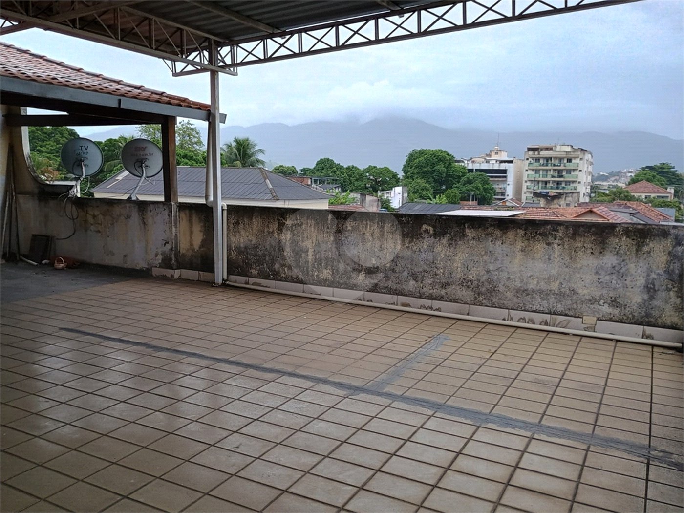 Casa à venda com 5 quartos, sendo 1 suíte, em Bangu, Rio de Janeiro, RJ