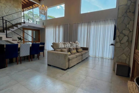 Casa à venda com 4 suítes no condomínio Portal Ouro Verde, Atibaia - SP