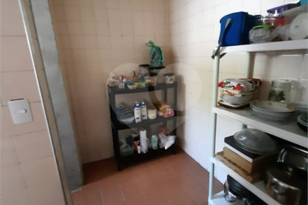 Sobrado à venda com 3 quartos, sendo 1 suíte, em Bosque da Saúde, São Paulo, SP