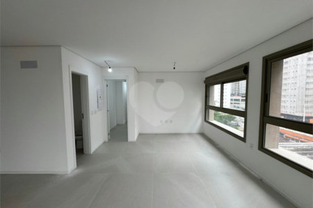 Apartamento à venda com 3 suítes em Moema, São Paulo, SP