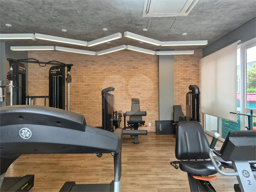 Oportunidade na Vila Leopoldina!! Apartamento com dois dormitórios, sendo uma suíte, dois banheiros, e com duas vagas.