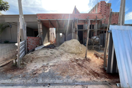 Casa à venda com 2 quartos, sendo 1 suíte,  no condomínio Tivolli, Itapetininga - SP