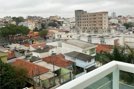 Casa à venda com 2 suítes no condomínio Jd. Avelino II, São Paulo - SP