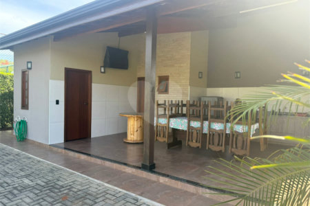 Casa à venda com 3 suítes no condomínio Terras de Mont Serrat, Salto - SP