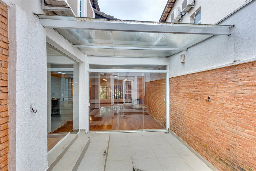 Sobrado à venda ou para alugar com 3 quartos, sendo 1 suíte, em Chácara Monte Alegre, São Paulo, SP