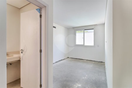 Casa à venda com 4 suítes no condomínio Edifício Jade, São Paulo - SP