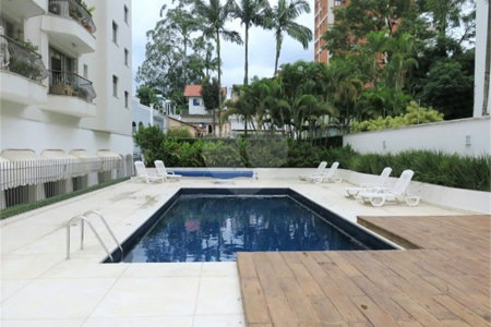 Apartamento à venda com 3 quartos, sendo 1 suíte,  em Real Parque, São Paulo, SP