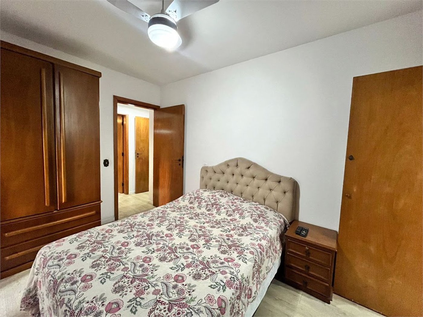 Apartamento com 2 Quartos e 2 Vagas à Venda em Pitangueiras – Guarujá/SP