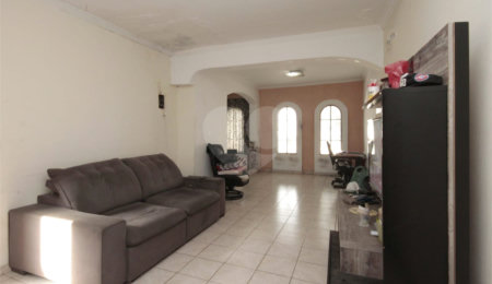 Sobrado à venda com 3 quartos em Vila Dom Pedro I, São Paulo, SP