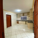 Casa no Jardim Hikare
