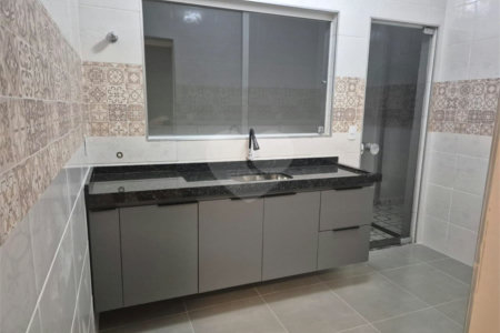 Casa de Vila à venda com 3 quartos, sendo 1 suíte, em Jardim Wanel Ville V, Sorocaba, SP