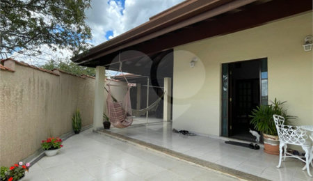 Casa à venda com 3 quartos, sendo 2 suítes, em Jardim do Lago, Bragança Paulista, SP