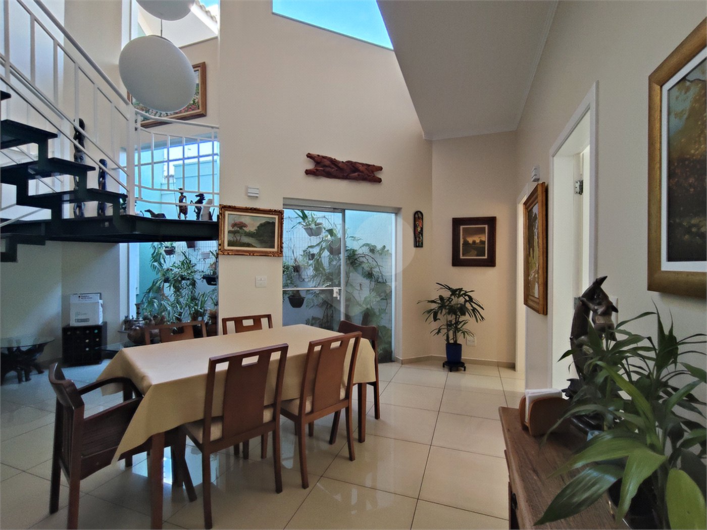 Casa para alugar com 6 quartos, sendo 4 suítes,  no Centro, Itapetininga, SP