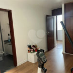 Casa à venda com 4 quartos, sendo 3 suítes, no condomínio Vitoria Regia, São Paulo - SP