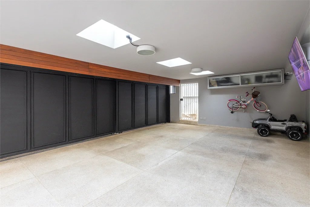 Casa à venda com 4 suítes em Jardim Guedala, São Paulo, SP
