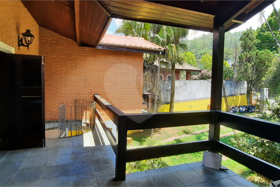 Casa à venda ou para alugar com 4 quartos, sendo 2 suítes, em Mantiqueira, Mairiporã, SP