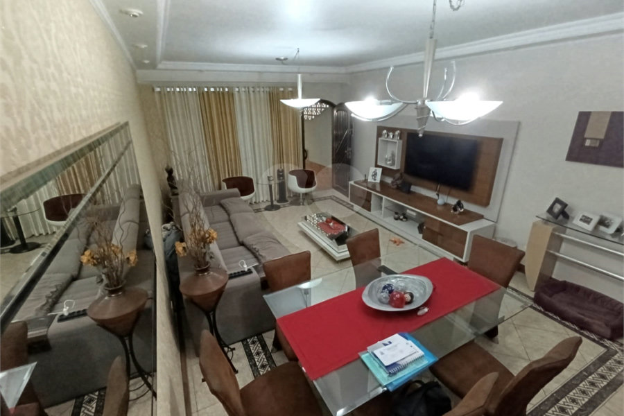 Sobrado à venda com 4 quartos, sendo 1 suíte, em Jaçanã, São Paulo, SP