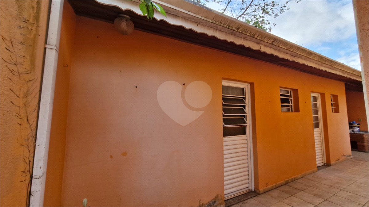 Casa para alugar com 3 quartos, sendo 1 suíte, no condomínio Santa Mônica, Atibaia - SP