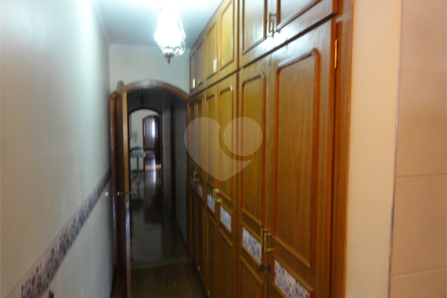 Sobrado à venda com 6 quartos, sendo 4 suítes, em Tremembé, São Paulo, SP