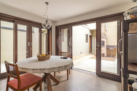 Casa à venda com 3 quartos, sendo 1 suíte, em Jardim Paulistano, São Paulo, SP