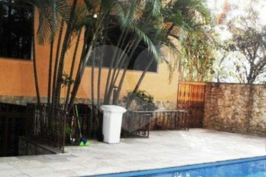 Sobrado à venda com 4 suítes em Jardim Floresta, São Paulo, SP