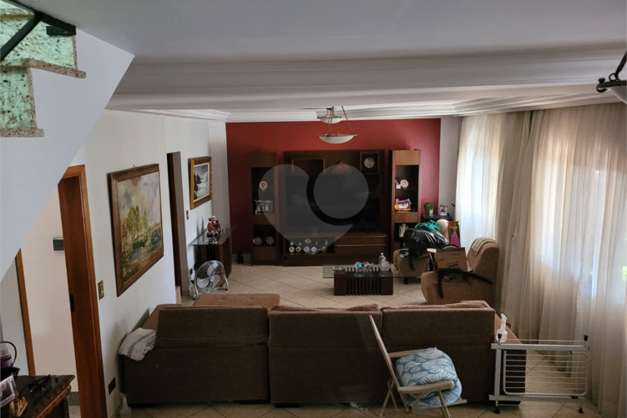 Sobrado à venda com 4 quartos, sendo 3 suítes, em Horto, São Paulo, SP