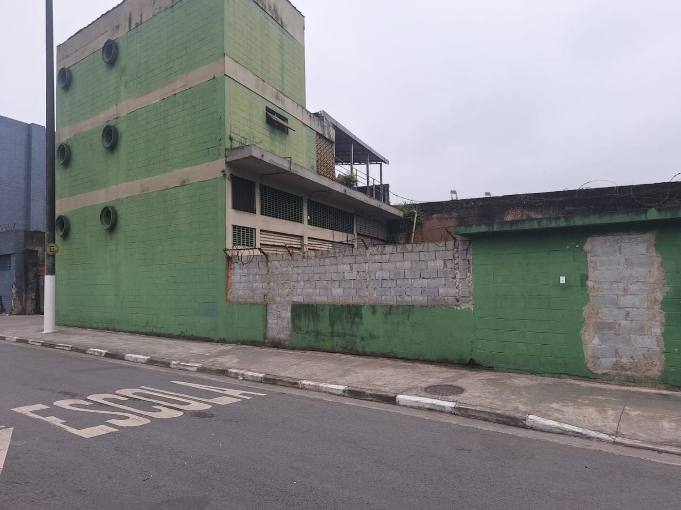 Galpão à venda, 3285 m² por R$ 5.500.000,00 - Valongo - Santos/SP