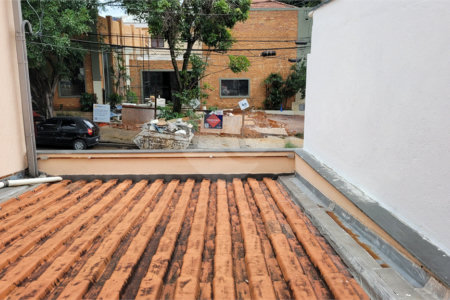 Sobrado à venda com 3 quartos, sendo 1 suíte, em Vila Romana, São Paulo, SP