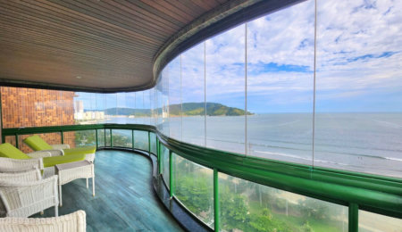 Apartamento Alto Padrão Frente Mar com 4 Dormitórios, 3 Suítes e 3 Vagas na Orla de Santos