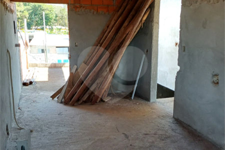 Casa à venda com 2 suítes no condomínio Ricieri, Mogi das Cruzes - SP