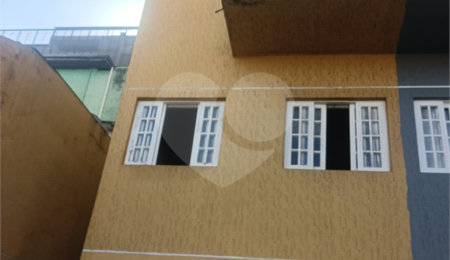 Sobrado à venda com 3 quartos, sendo 2 suítes,  em Parada Inglesa, São Paulo, SP