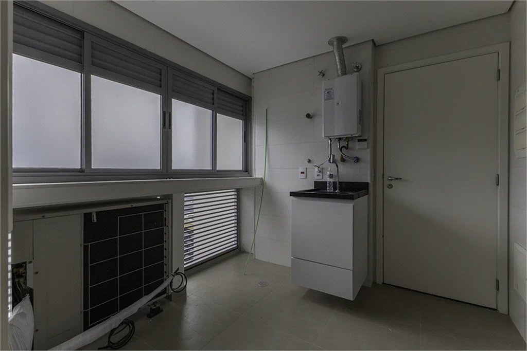 Apartamento à venda ou para alugar com 3 suítes em Água Branca, São Paulo, SP