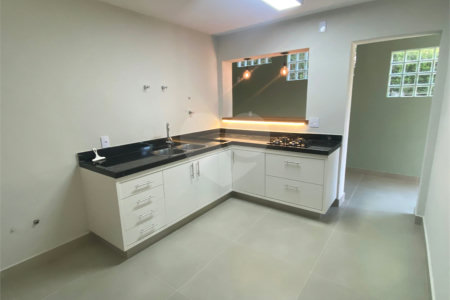Casa à venda ou para alugar com 5 quartos, sendo 2 suítes, no condomínio Fazenda São Joaquim, Vinhedo - SP