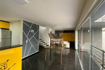 Casa para alugar com 5 quartos, sendo 3 suítes,  em Vila Oliveira, Mogi das Cruzes, SP