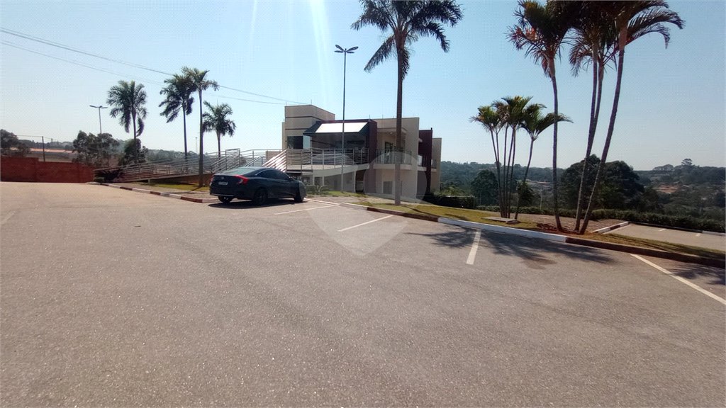 Casa à venda com 3 quartos, sendo 1 suíte, no condomínio Residencial Golden Ville, Itapetininga - SP